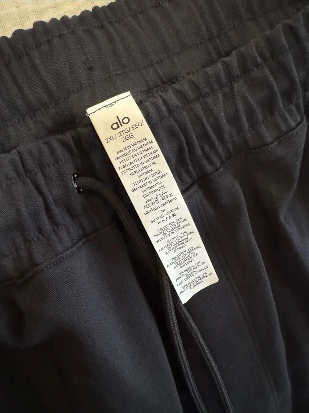 Alo Yoga Women's Black Cargo Jogger Pants - Elastic Waist & Ankle - Picture 4 of 7